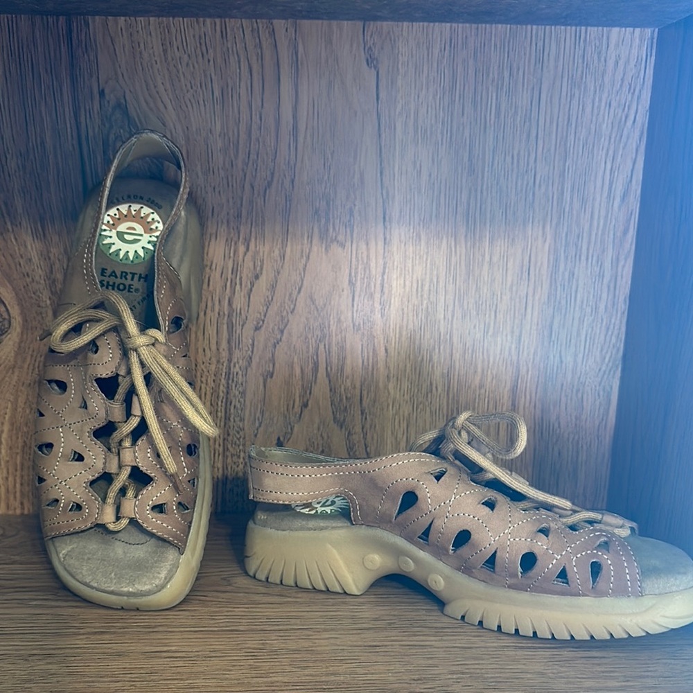 Earth Shoes Comfort First “GELRON 2000” | Size 8.5 | Tan/Brown Leather